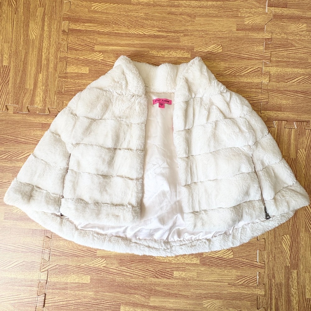 Betsey Johnson Womens Small White Faux Fur Cape Jacket Zip - Picture 2 of 10